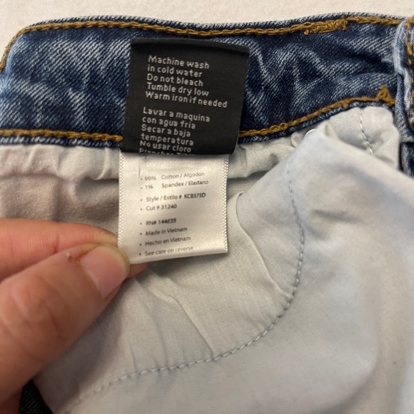 Size 5/26 kancan skinny distressed jeans

#7 - Picture 8 of 9